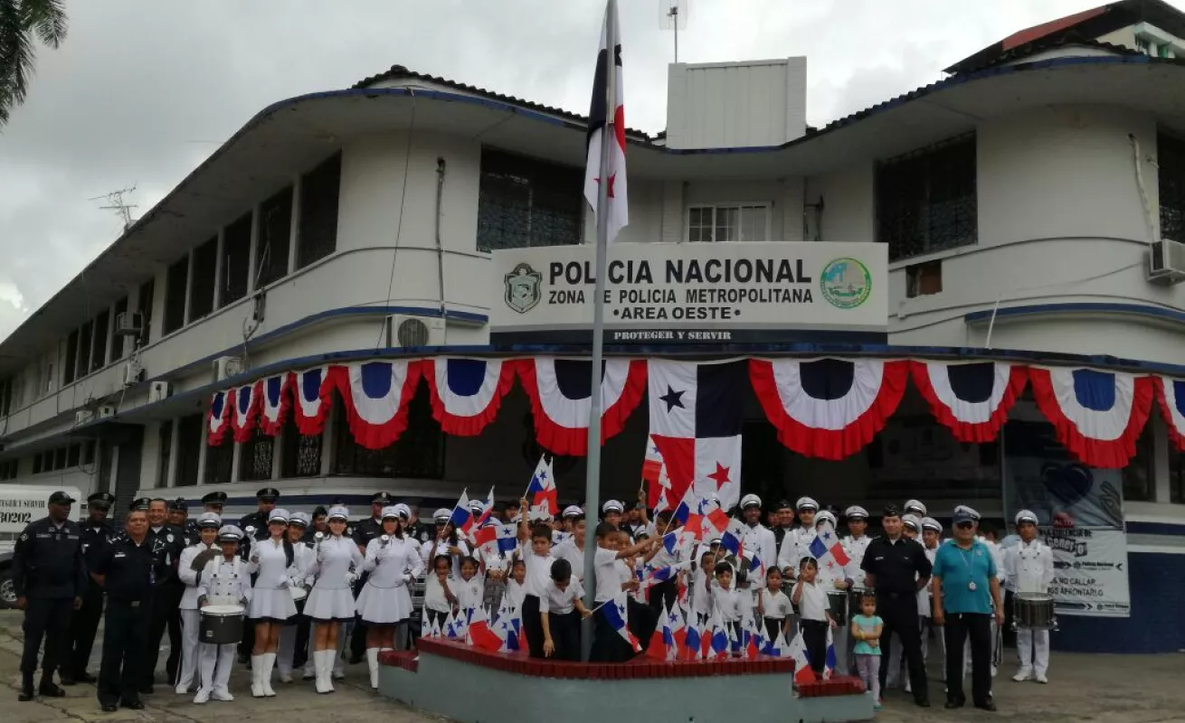 Instituciones públicas dan inicio a festividades Patrias