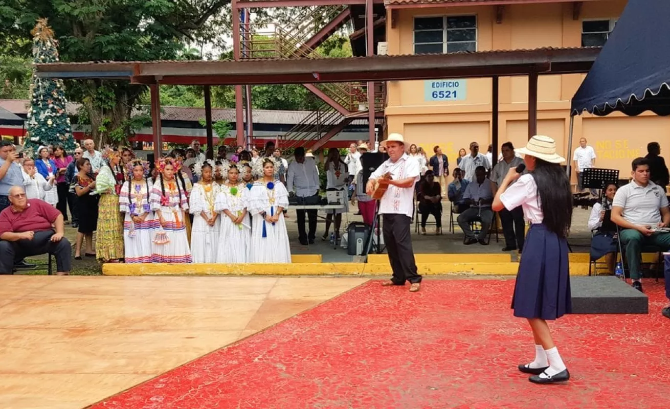 Instituciones públicas dan inicio a festividades Patrias