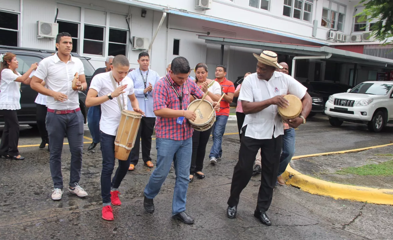 Instituciones públicas dan inicio a festividades Patrias