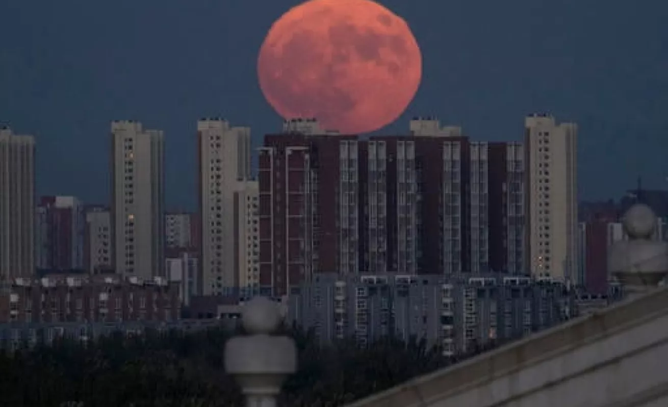 Así se ha visto la Súper Luna en distintas partes del mundo 