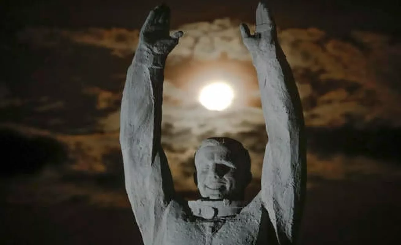 Así se ha visto la Súper Luna en distintas partes del mundo 