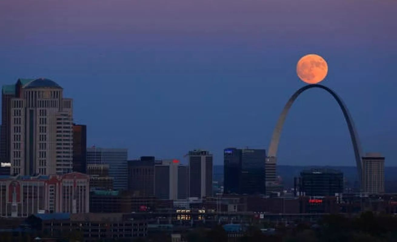 Así se ha visto la Súper Luna en distintas partes del mundo 