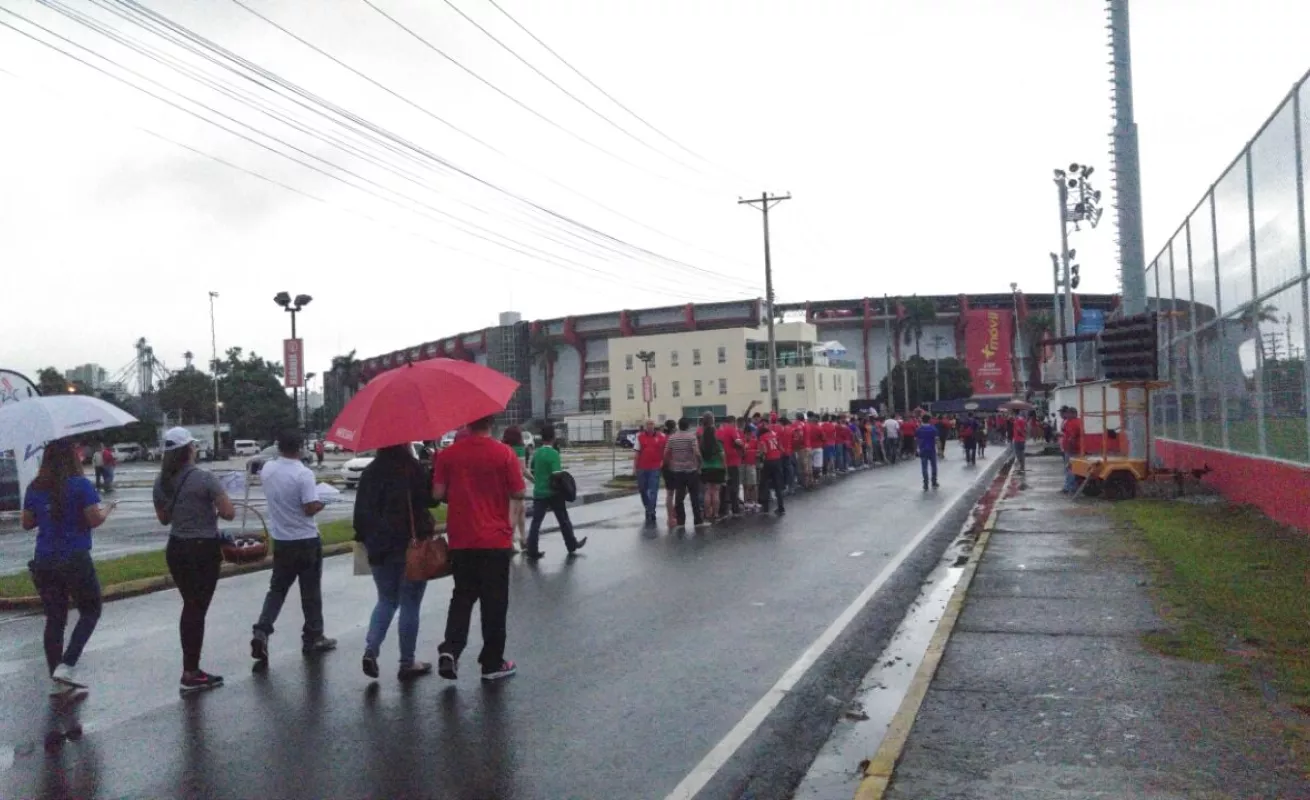 Fieles rumbo al Rommel para el Panamá vs. México