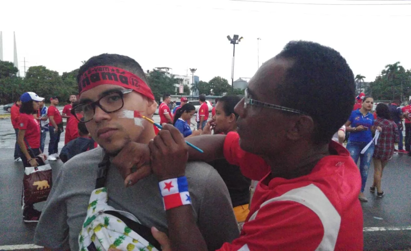 Fieles rumbo al Rommel para el Panamá vs. México