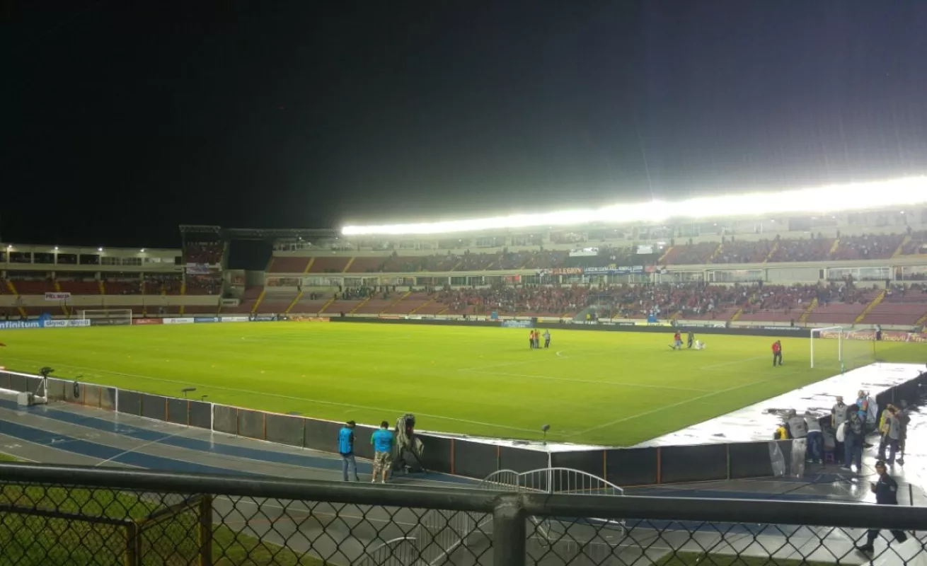 Fieles rumbo al Rommel para el Panamá vs. México