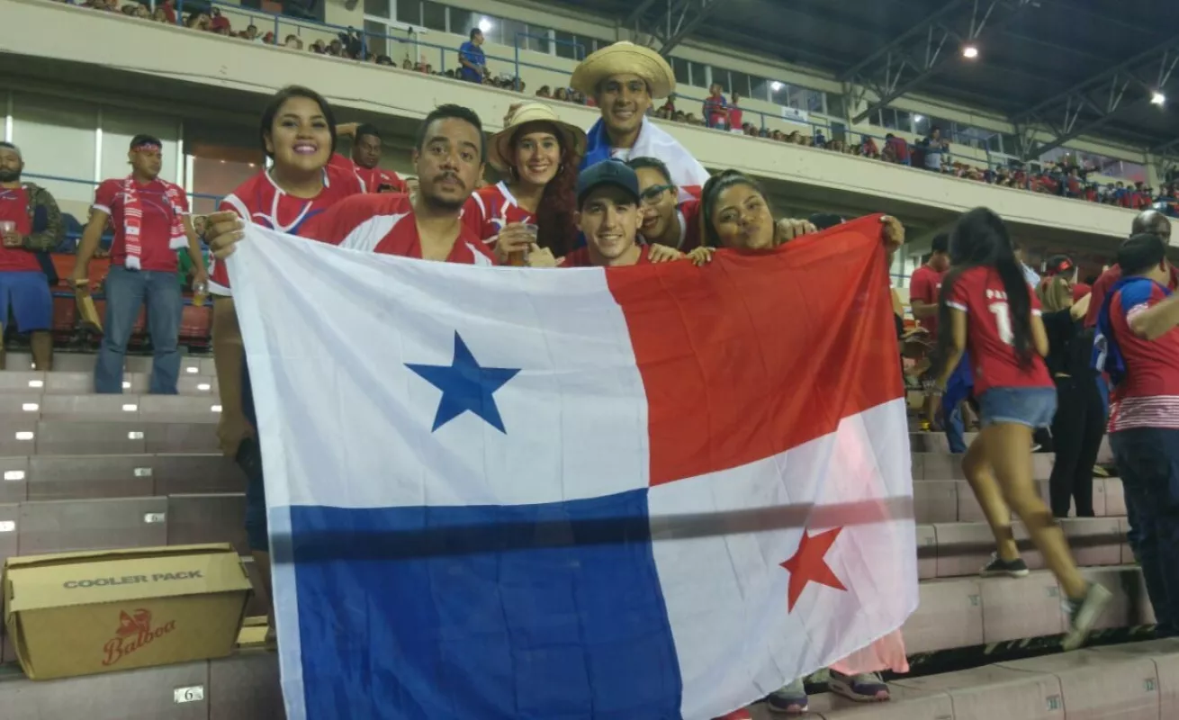 Fieles rumbo al Rommel para el Panamá vs. México