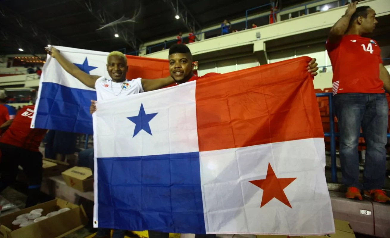 Fieles rumbo al Rommel para el Panamá vs. México