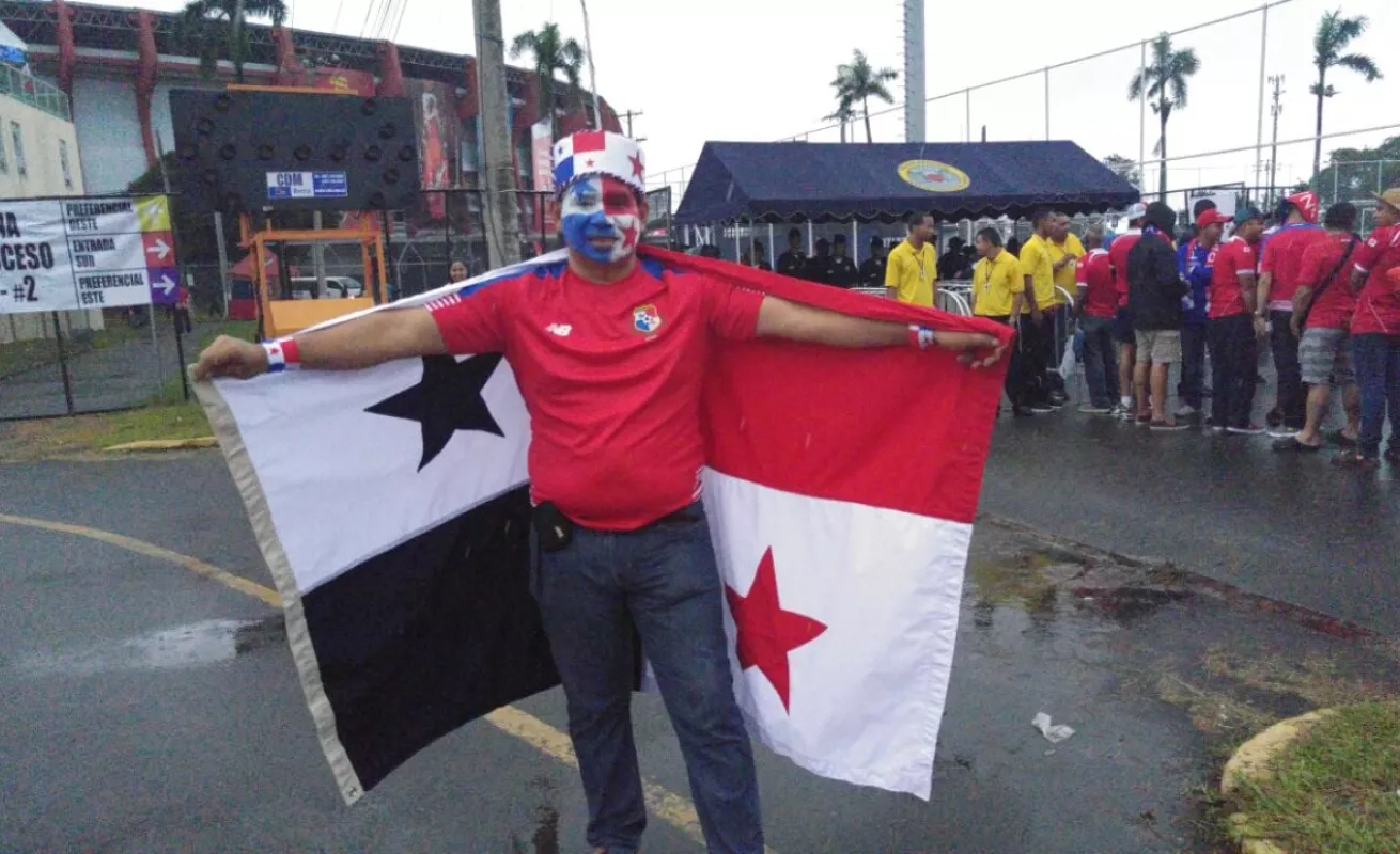 Fieles rumbo al Rommel para el Panamá vs. México