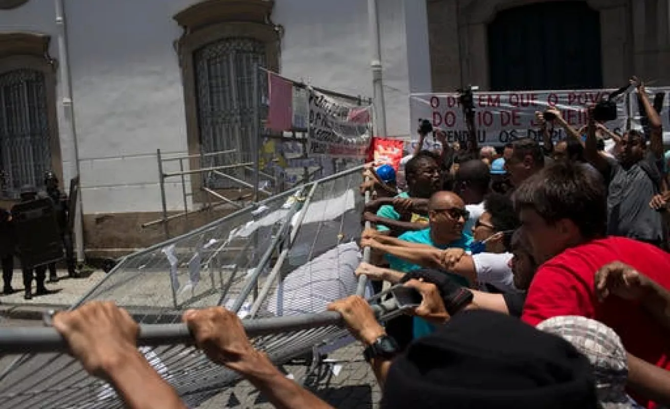 Cruenta protesta en Brasil contra medidas de austeridad