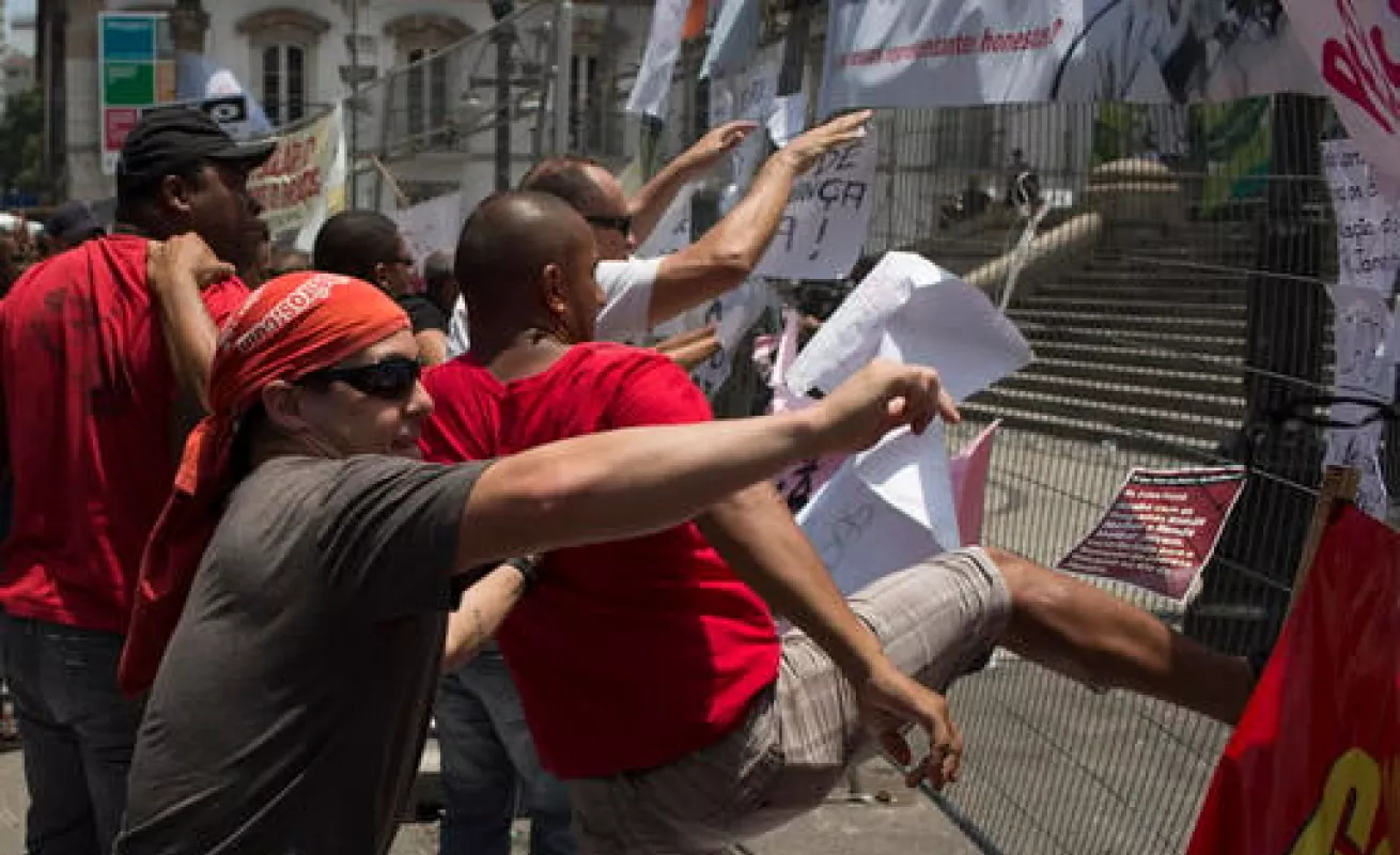 Cruenta protesta en Brasil contra medidas de austeridad
