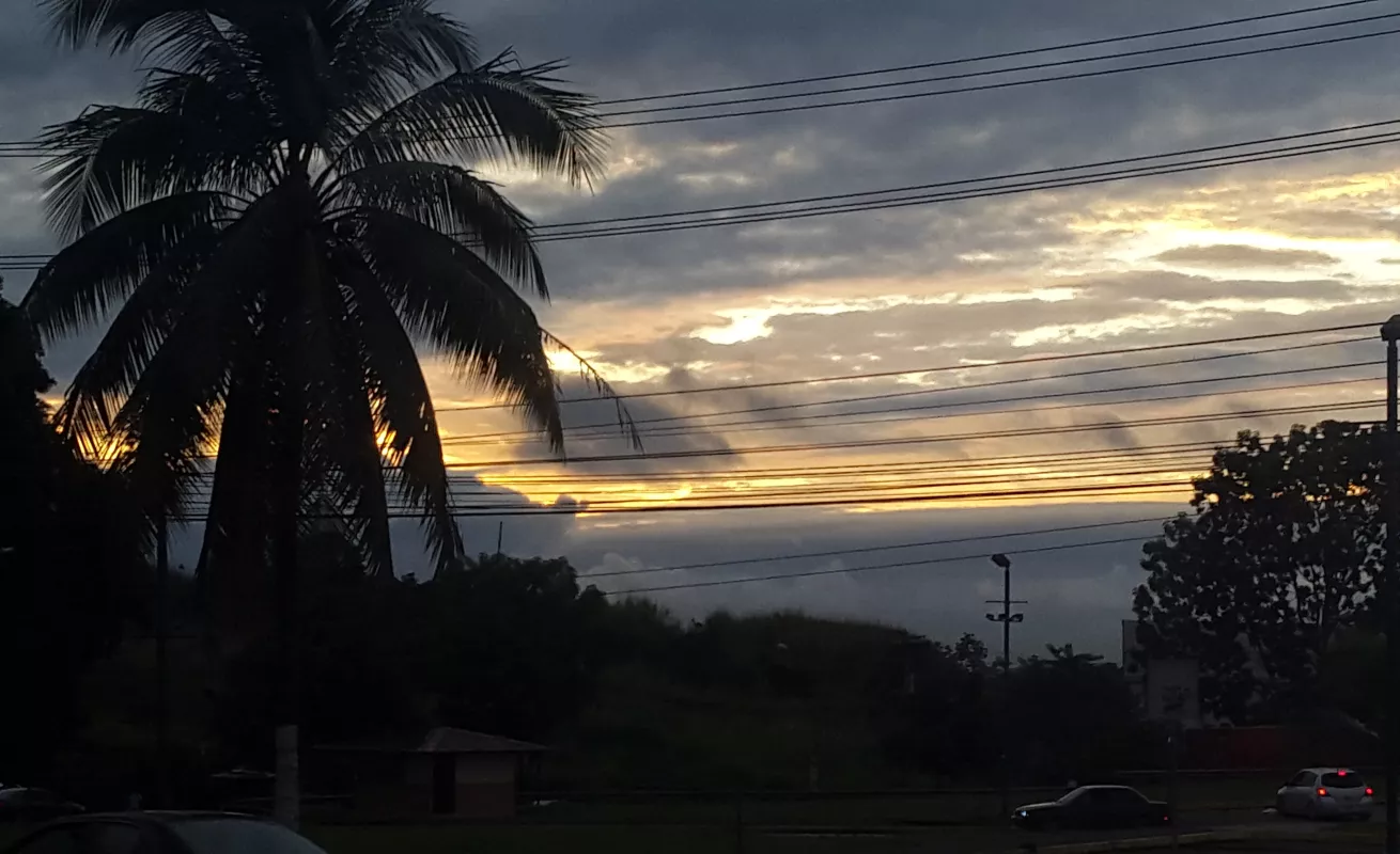 Amanecer desde Panamá Este
