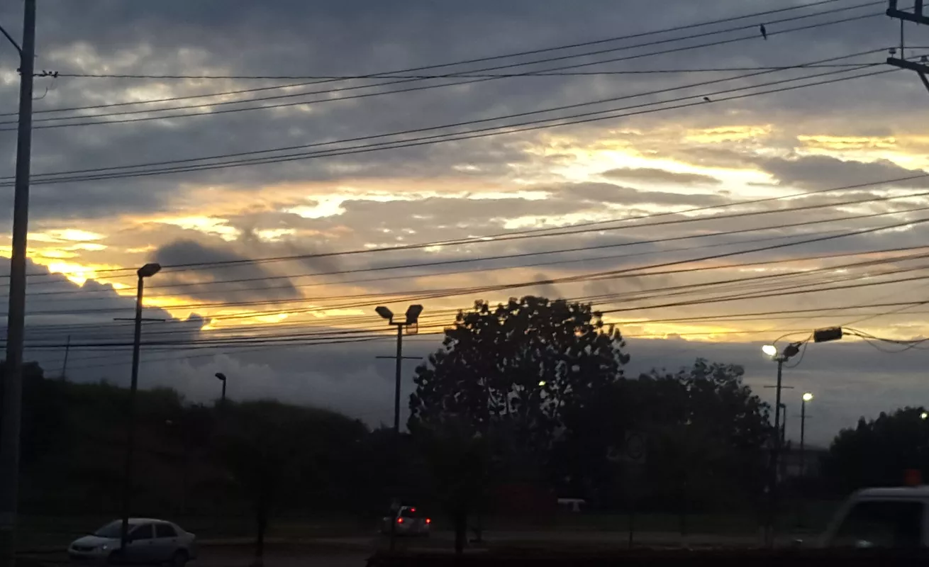 Amanecer desde Panamá Este