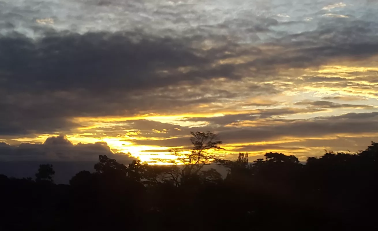 Amanecer desde Panamá Este