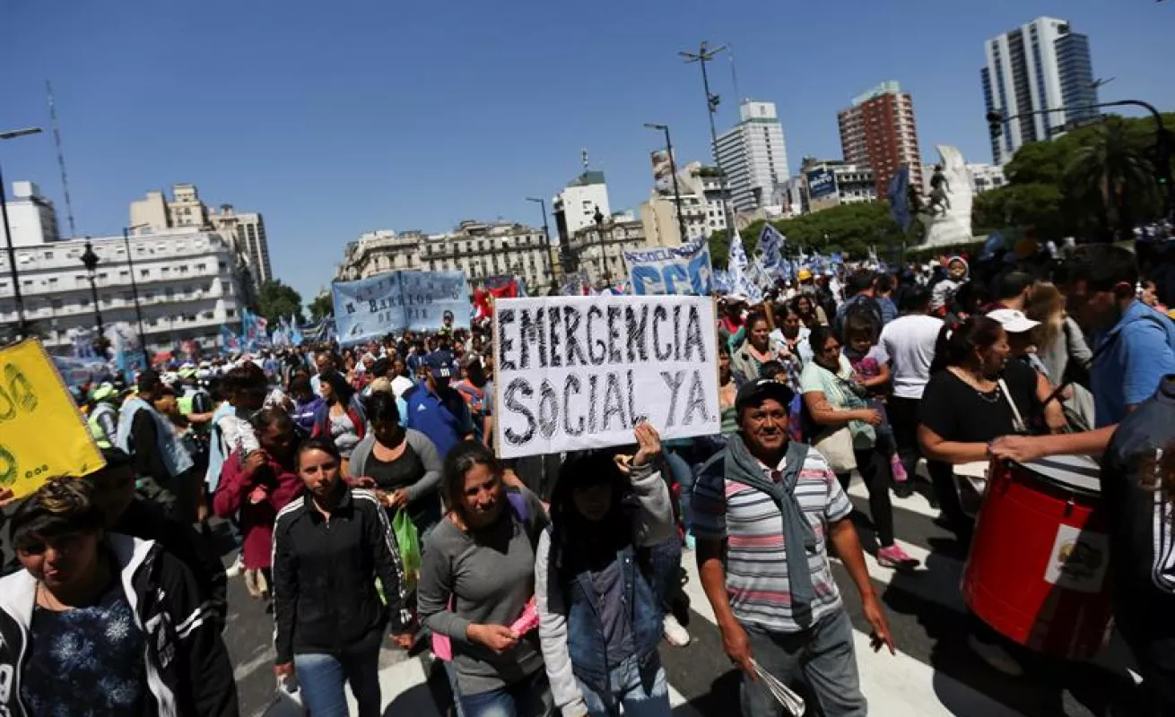 Argentinos cuestionan la "emergencia social" reclamada por los sindicatos