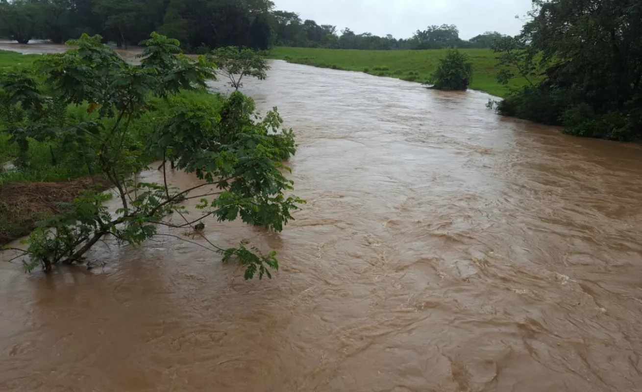 Mal tiempo azota a Panamá