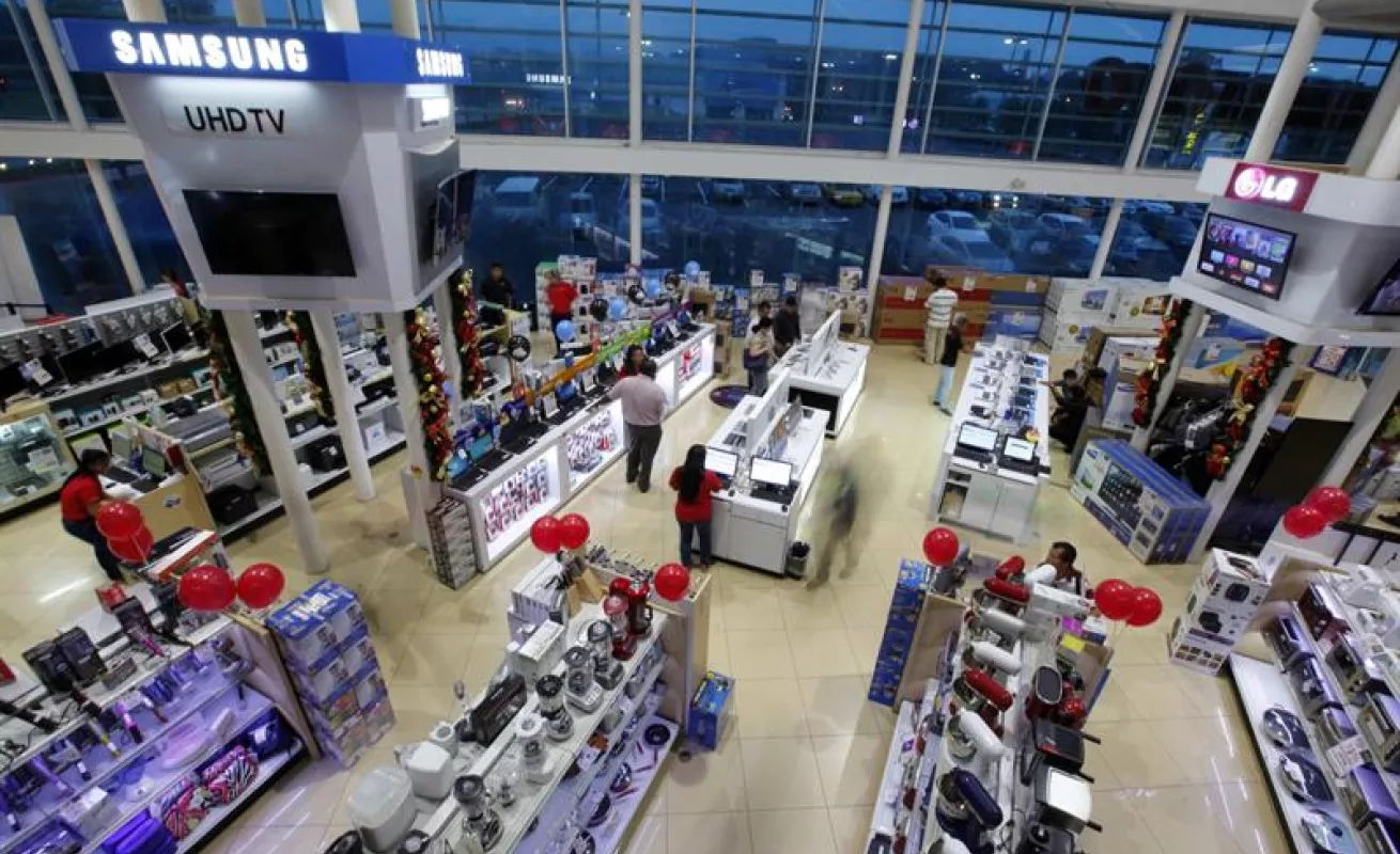 Otto, lunes festivo y el sueldo debilitan el Black Friday