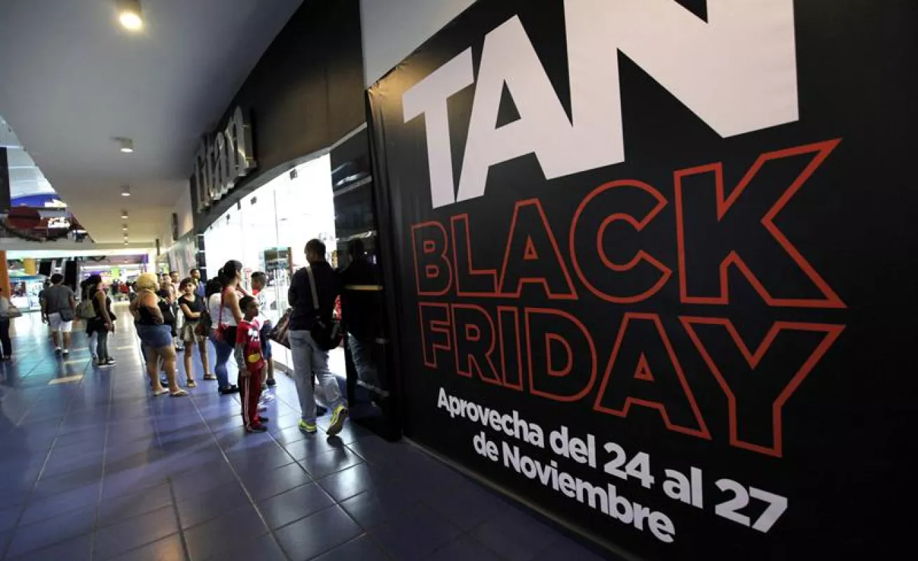 Otto, lunes festivo y el sueldo debilitan el Black Friday