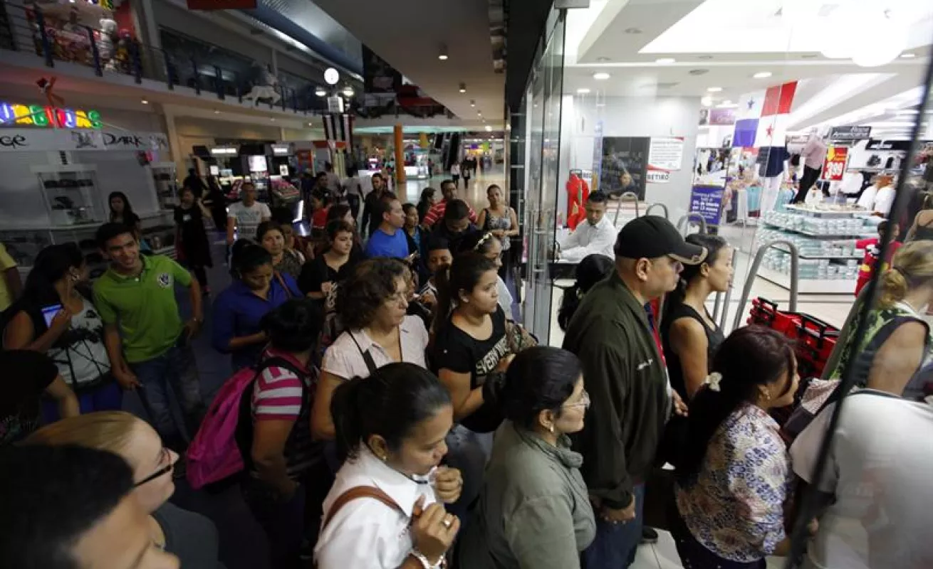 Otto, lunes festivo y el sueldo debilitan el Black Friday