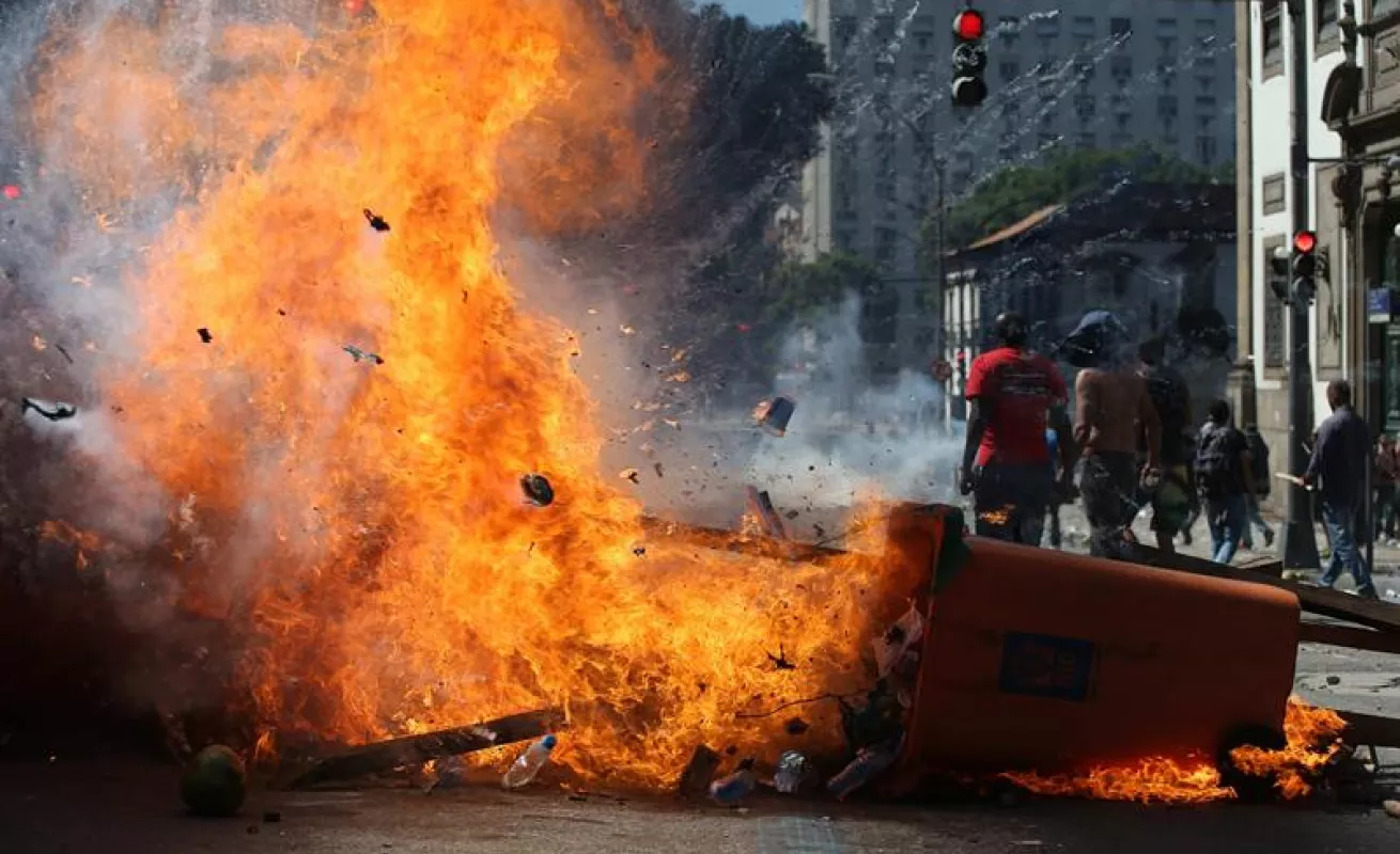 Protestan contra el "paquete de recortes"  del gobierno  Río de Janeiro