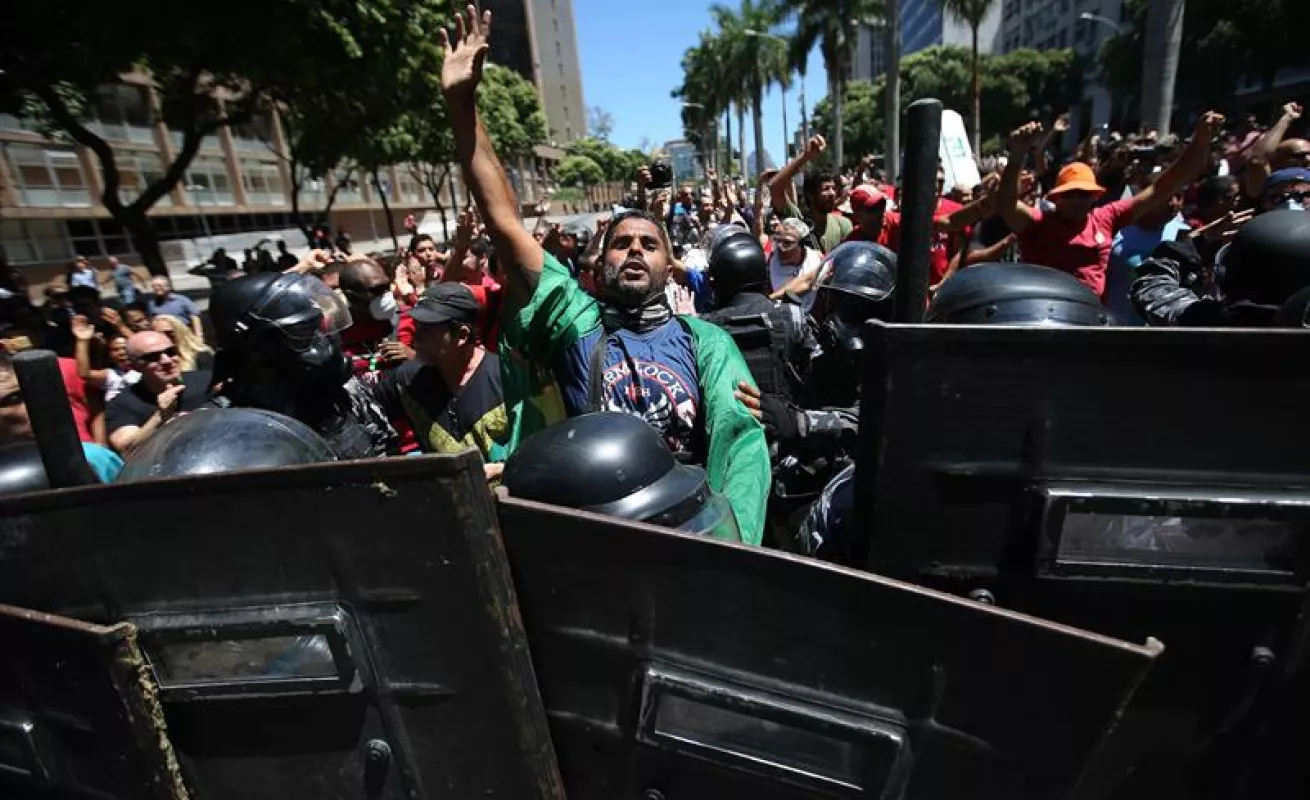 Protestan contra el "paquete de recortes"  del gobierno  Río de Janeiro