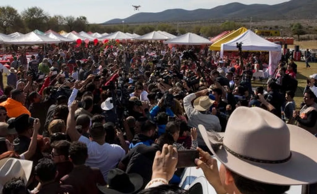 Rubí cumple 15 años y el mundo se entera