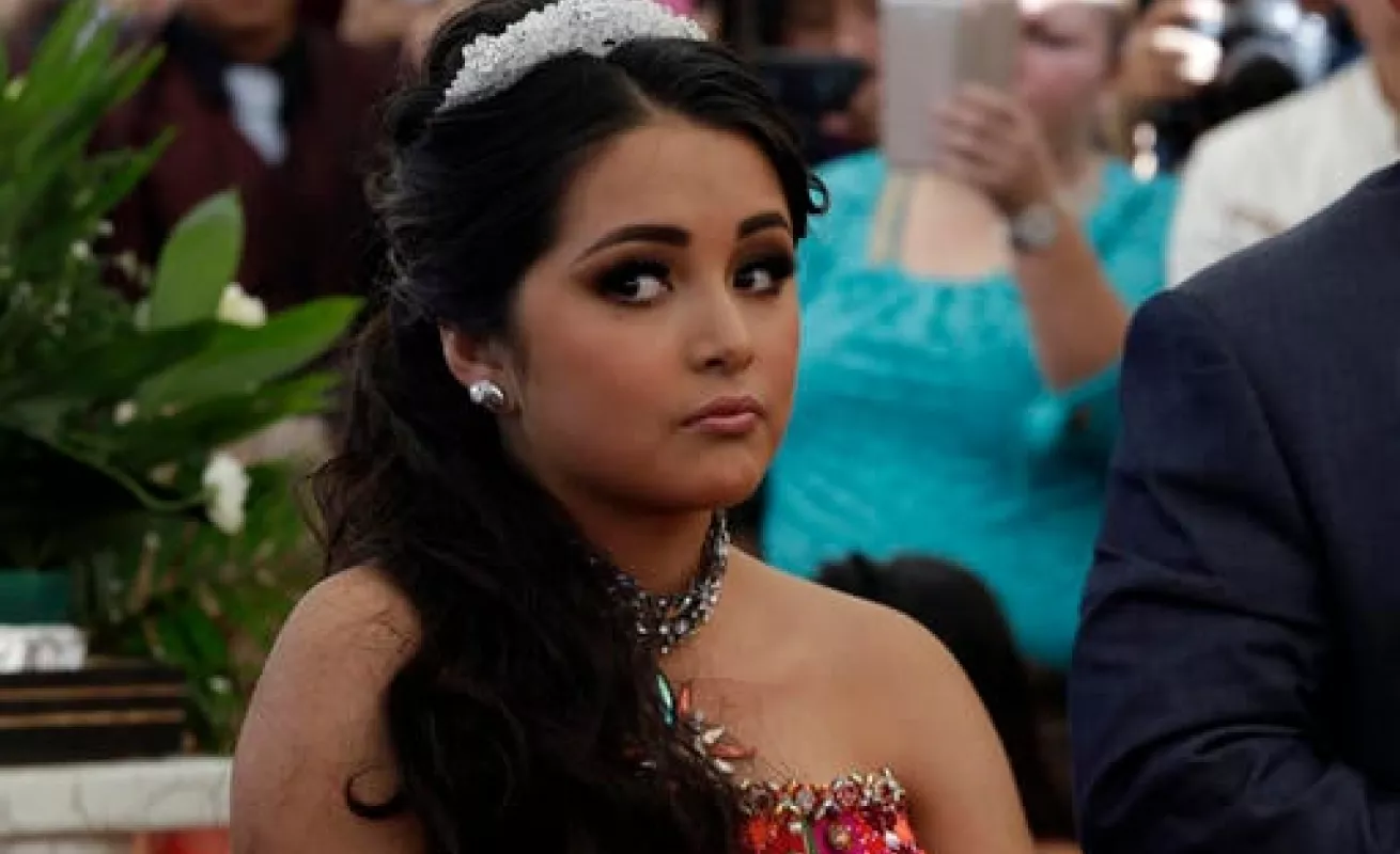 Rubí cumple 15 años y el mundo se entera