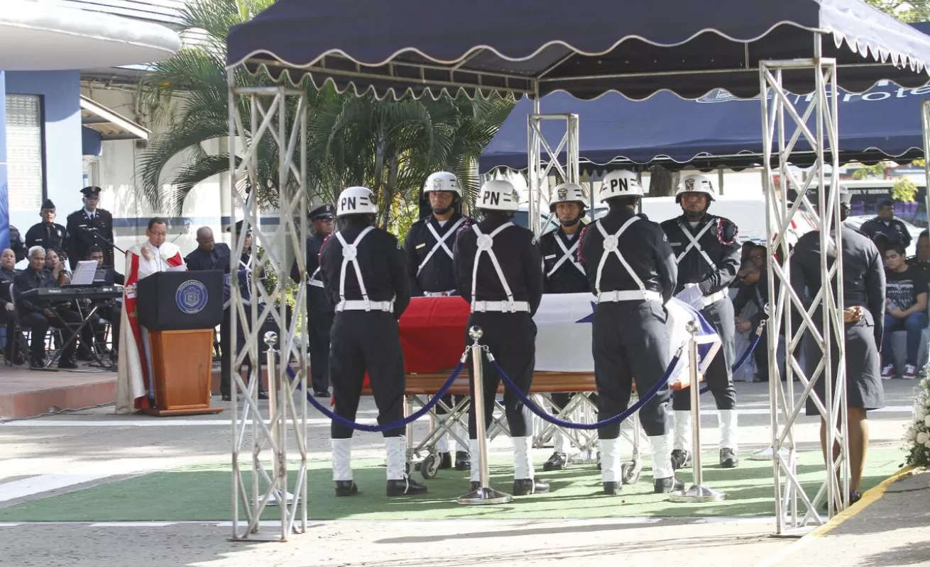 Homenaje póstumo al subteniente, post mortem, Nelson Guerra