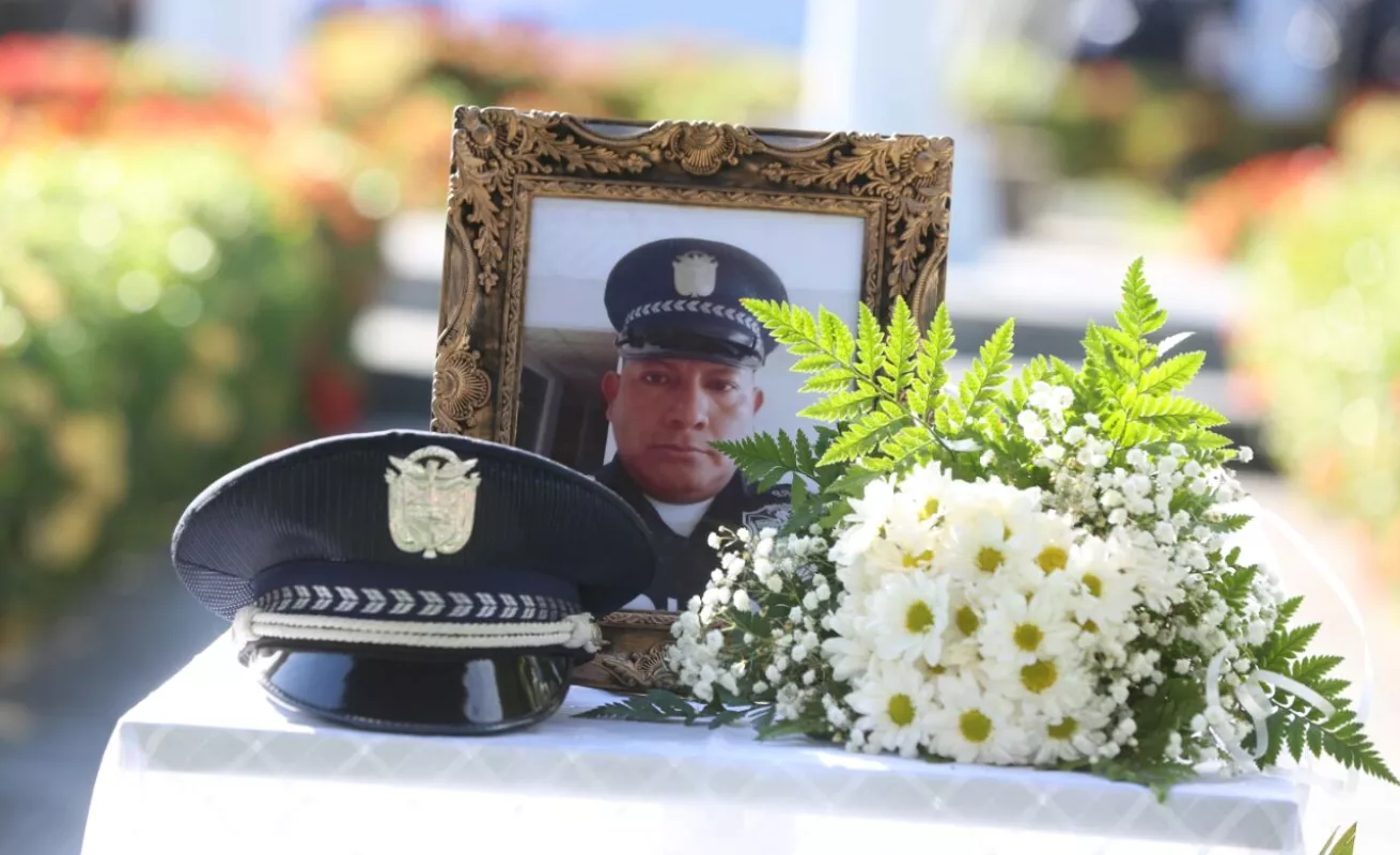 Homenaje póstumo al subteniente, post mortem, Nelson Guerra