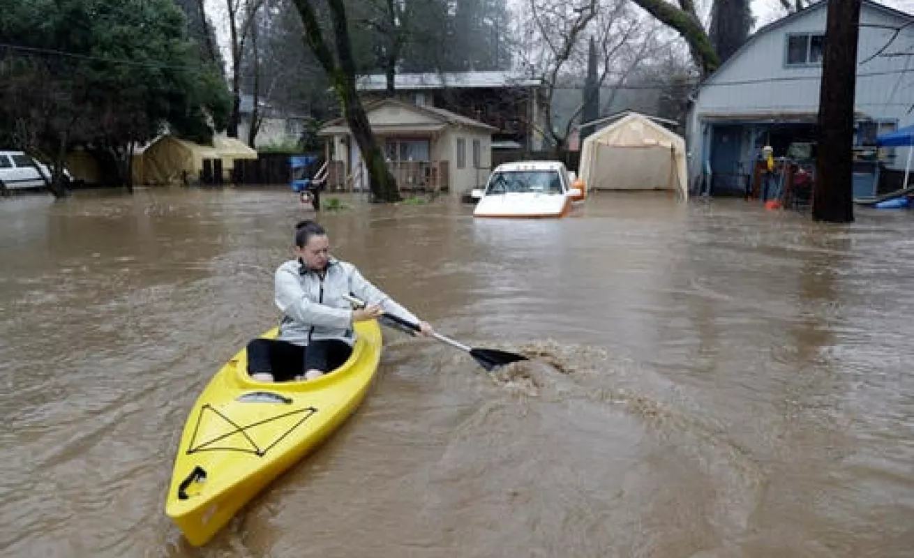 #GaleriaCri California sumergida bajo el agua
