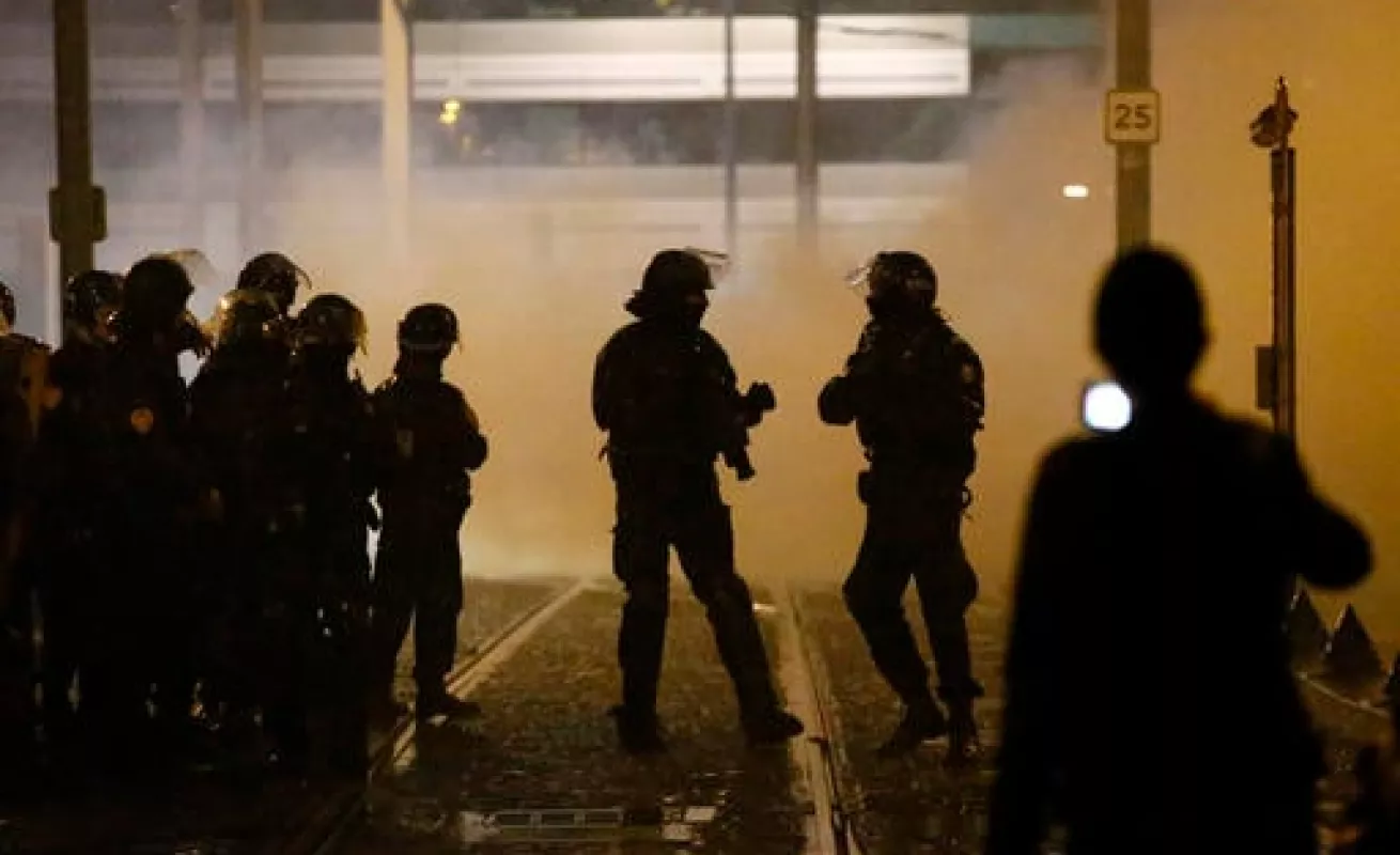 #GaleriaCri Parisinos se alzan contra la violencia policial