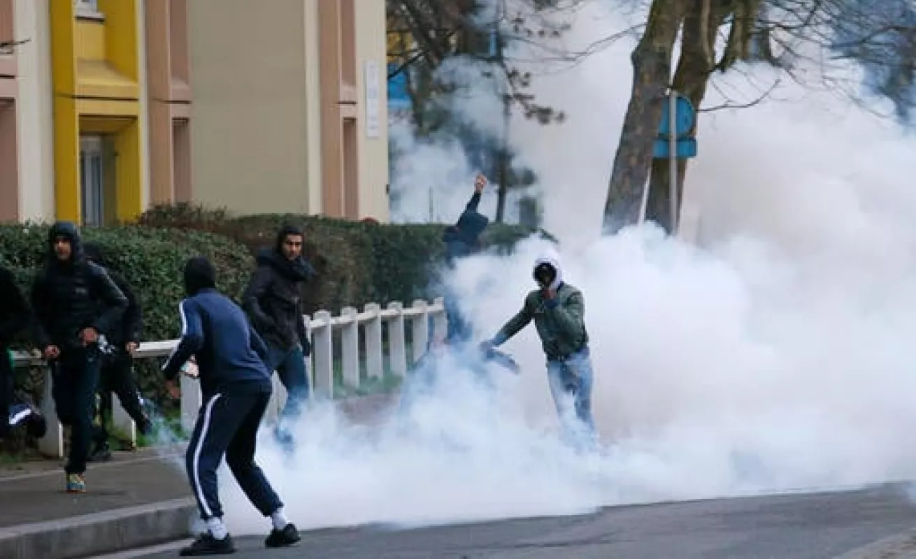 #GaleriaCri Parisinos se alzan contra la violencia policial