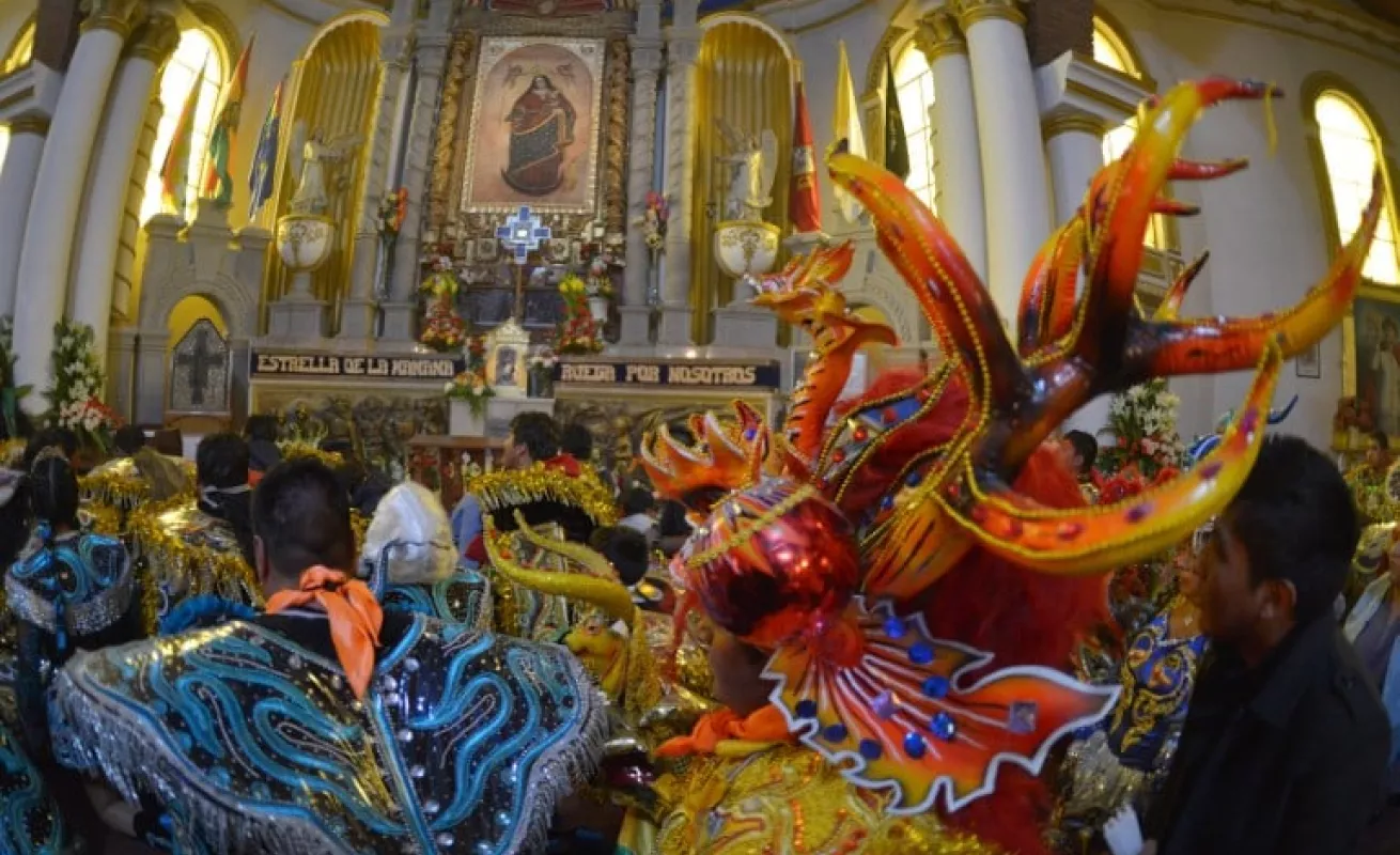 #GaleriaCri Desfile folclórico del carnaval en Bolivia