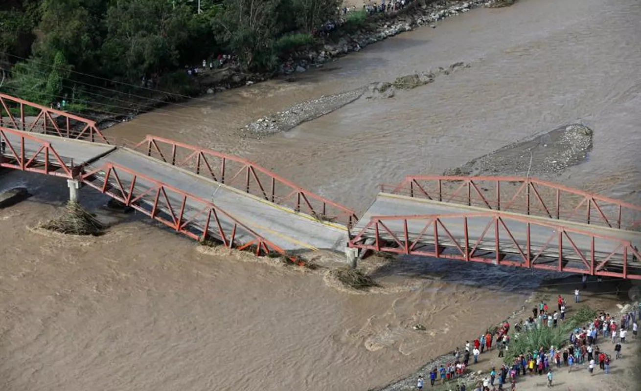 #GaleriaCri Perú sumida en una tragedia