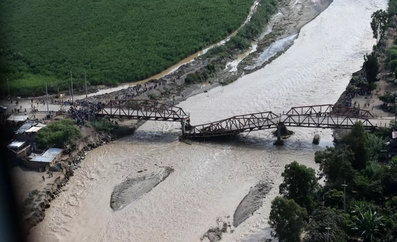 #GaleriaCri Perú sumida en una tragedia