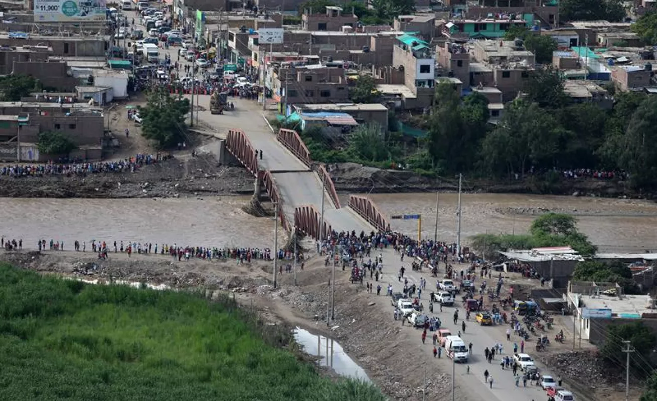 #GaleriaCri Perú sumida en una tragedia