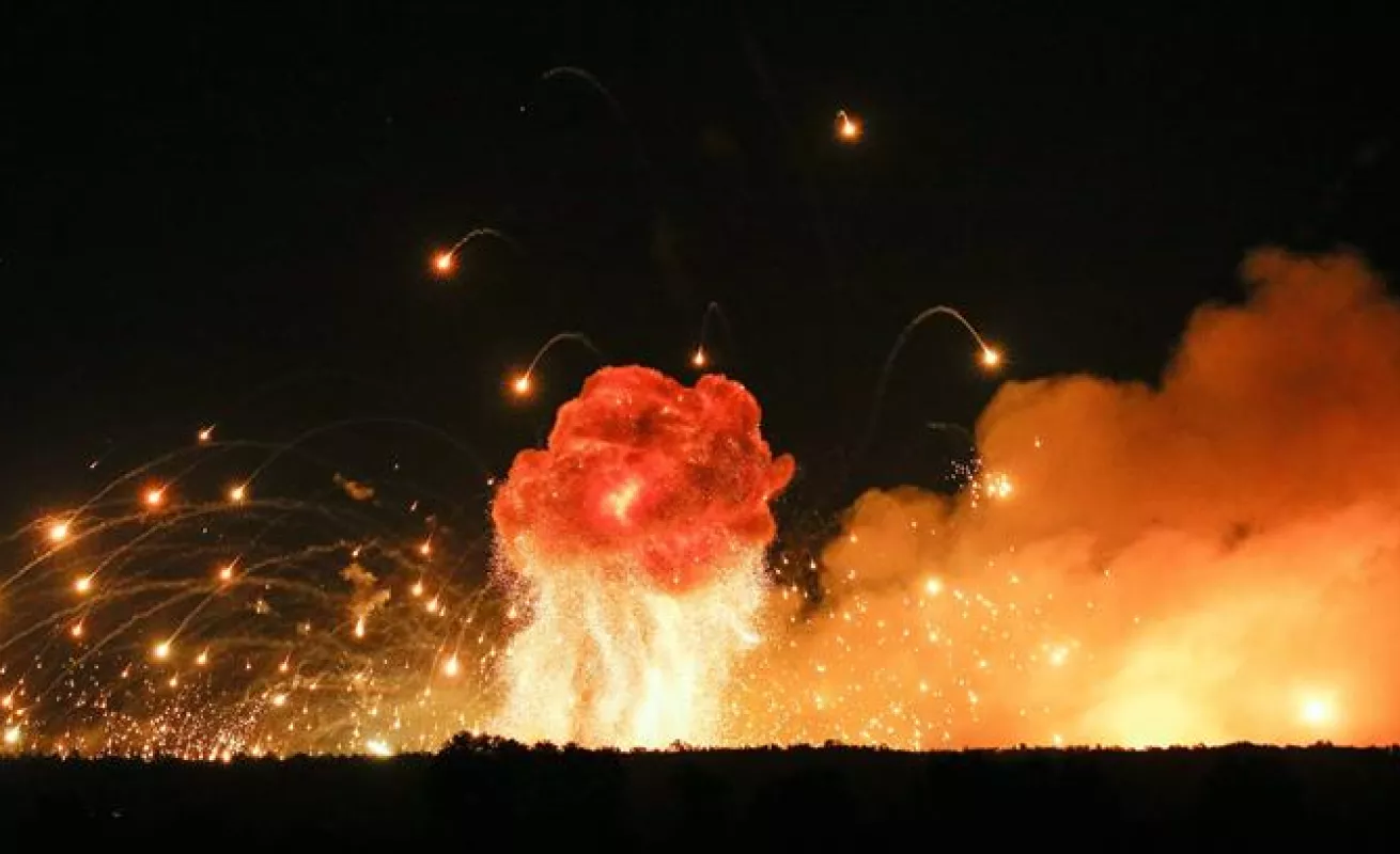 #GaleriaCri Estallido nocturno