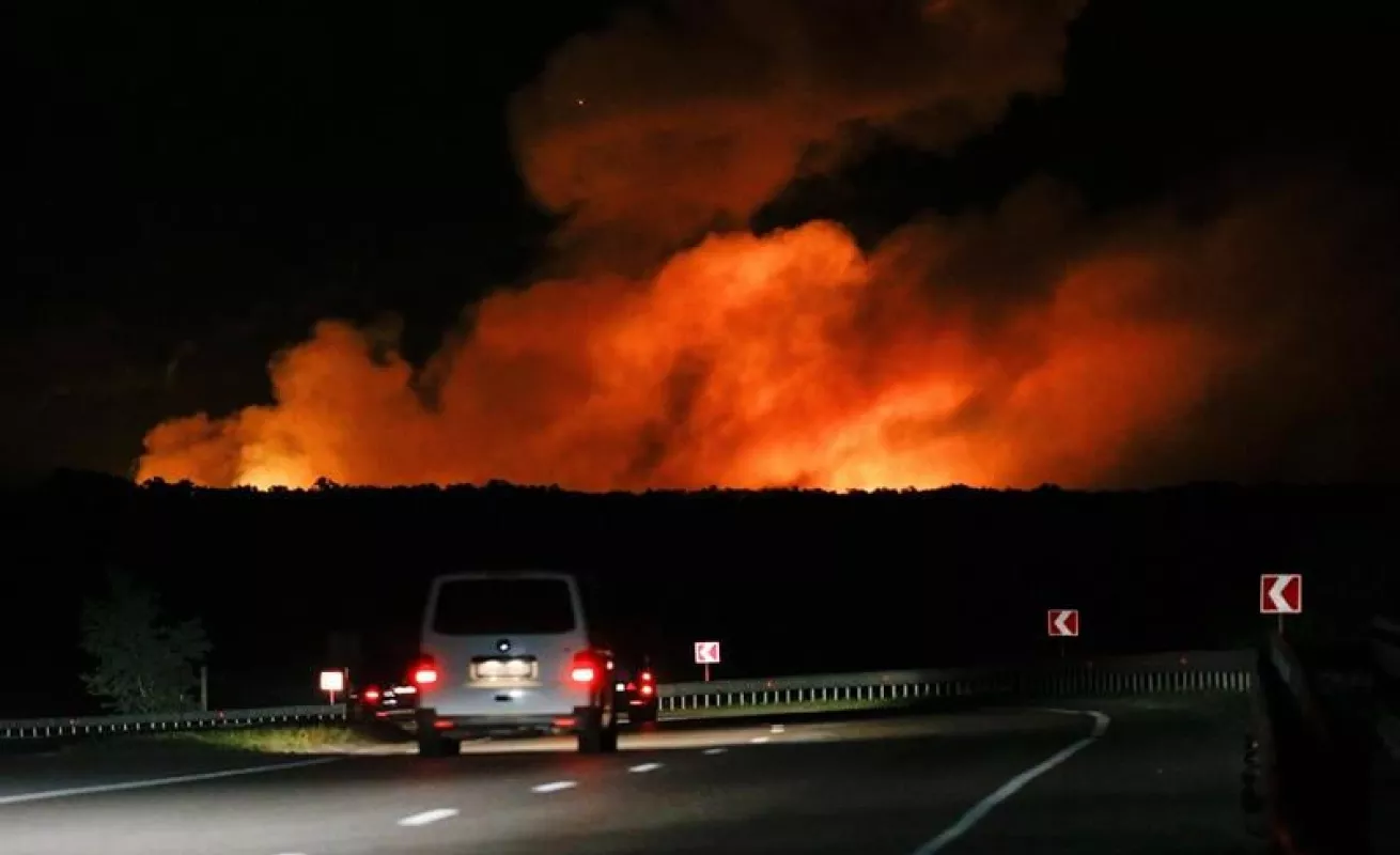 #GaleriaCri Estallido nocturno