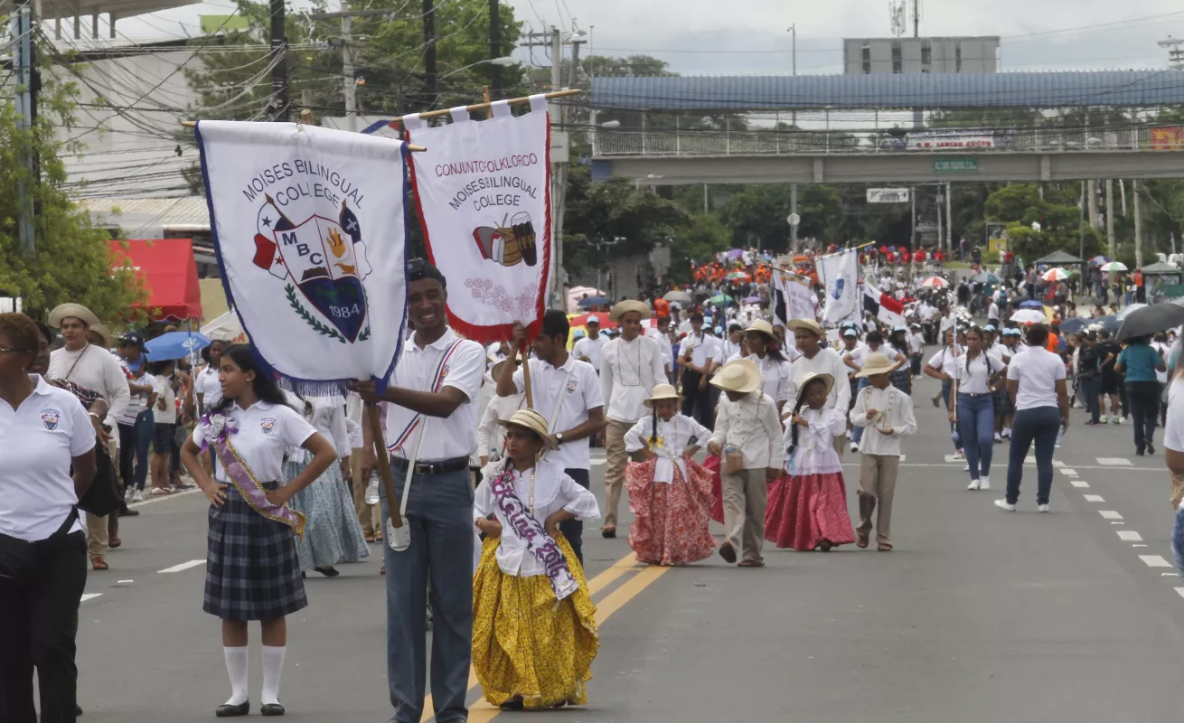 #GaleriaCri Desfile estudiantil en conmemoración de los 104 aniversario de Juan Díaz