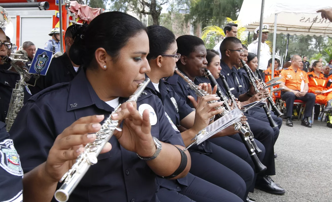 #GaleríaCri Quema de banderas como preámbulo al Mes de la Patria