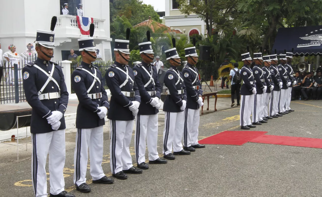 #GaleríaCri Quema de banderas como preámbulo al Mes de la Patria
