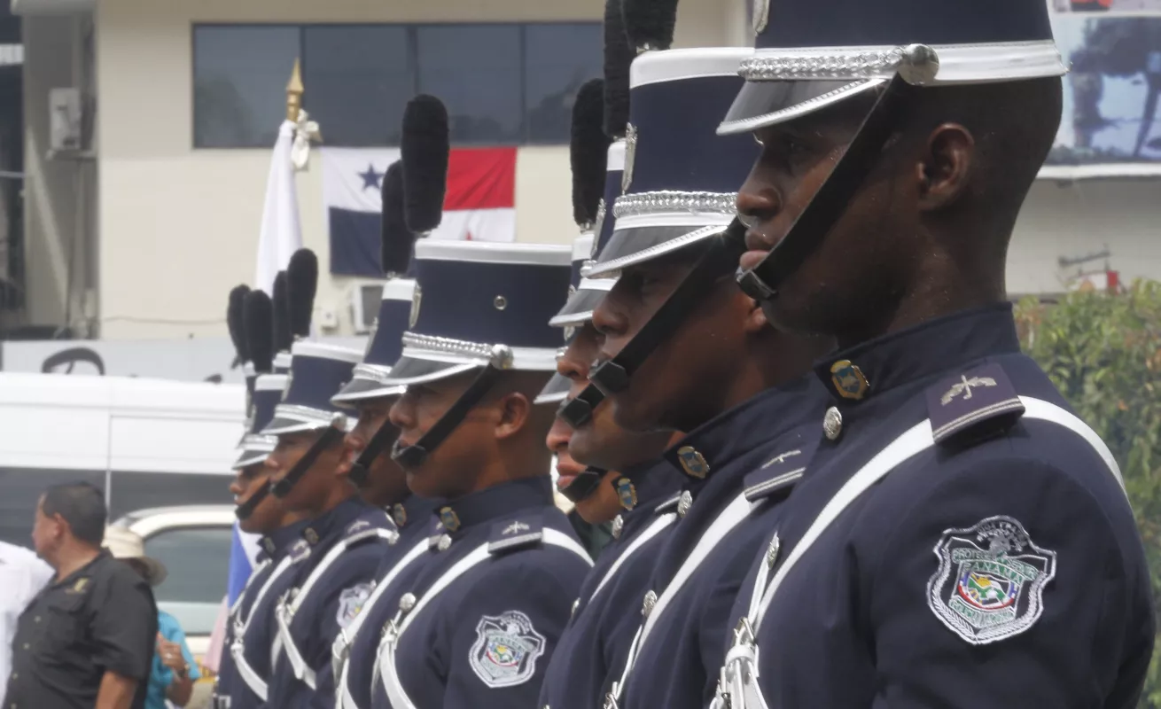 #GaleríaCri Quema de banderas como preámbulo al Mes de la Patria