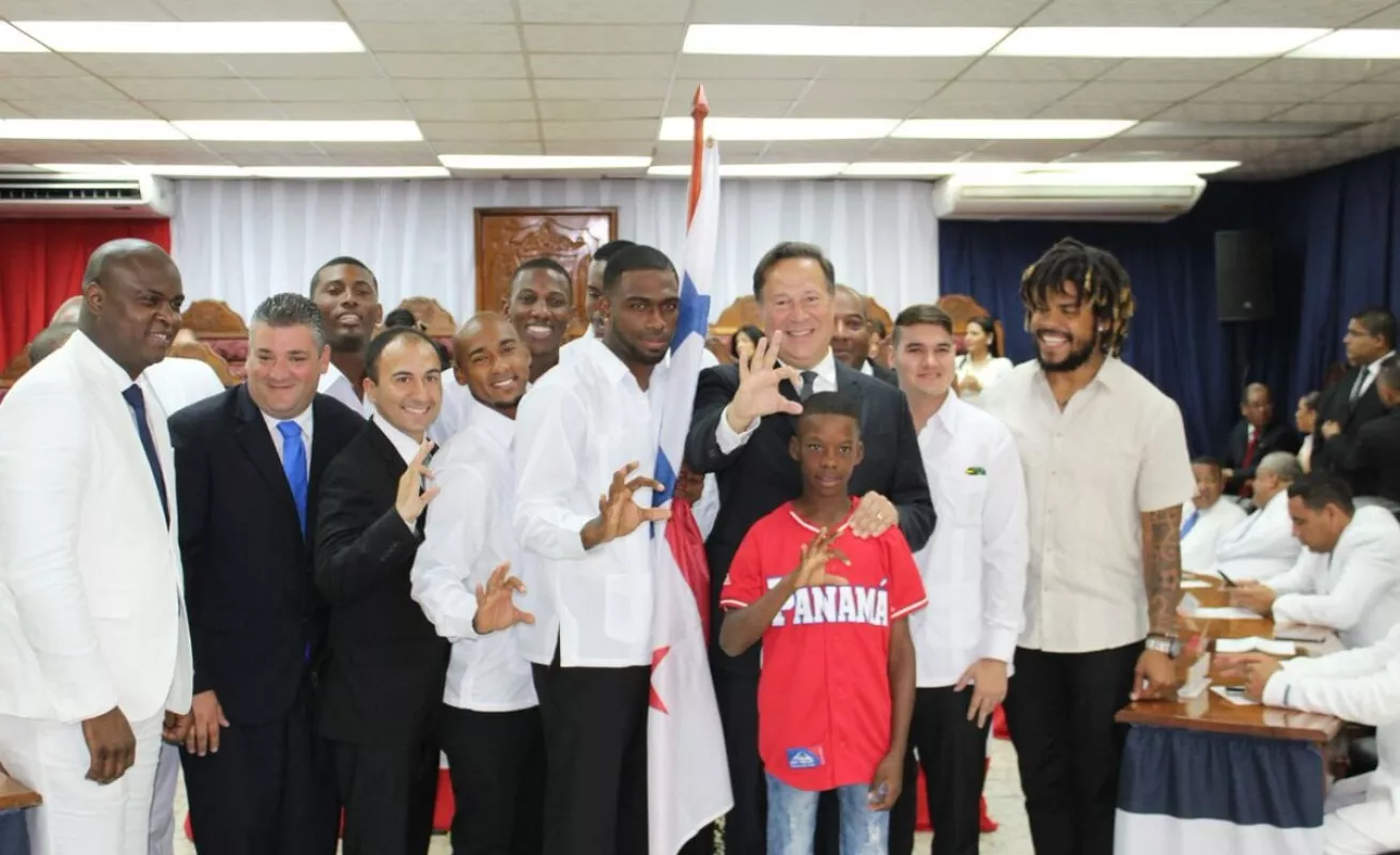 #GaleriaCri Colón celebró este 5 de Noviembre los 114 años de vida republicana