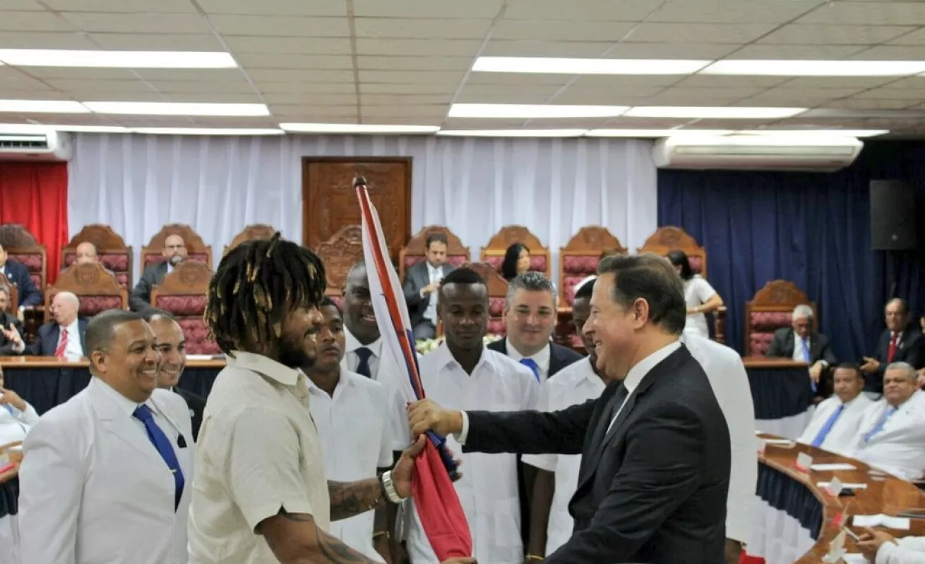 #GaleriaCri Colón celebró este 5 de Noviembre los 114 años de vida republicana