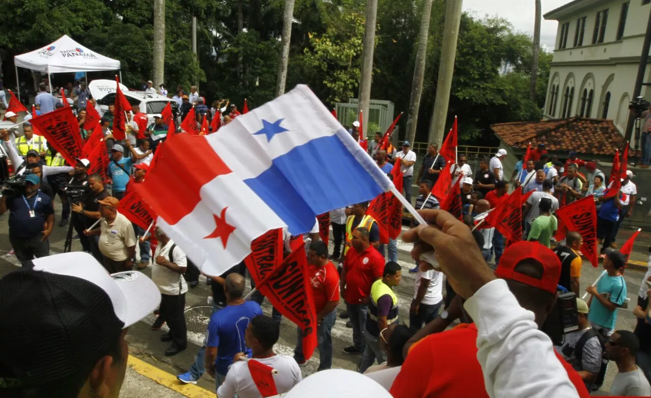 #GaleriaCri Grupos sindicales y civiles exigen se develen nombres de corruptos vinculados a caso Odebrecht