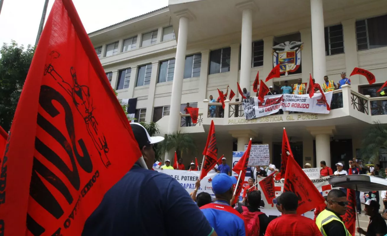 #GaleriaCri Grupos sindicales y civiles exigen se develen nombres de corruptos vinculados a caso Odebrecht