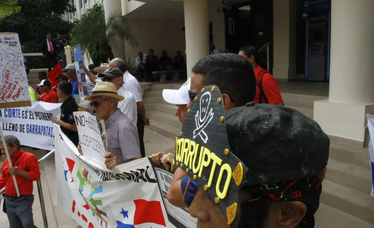 #GaleriaCri Grupos sindicales y civiles exigen se develen nombres de corruptos vinculados a caso Odebrecht