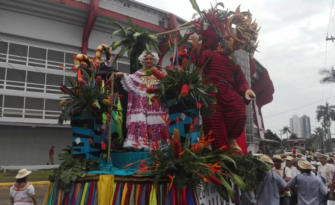 #GaleríaCri Desfile cívico-folclórico en Juan Díaz
