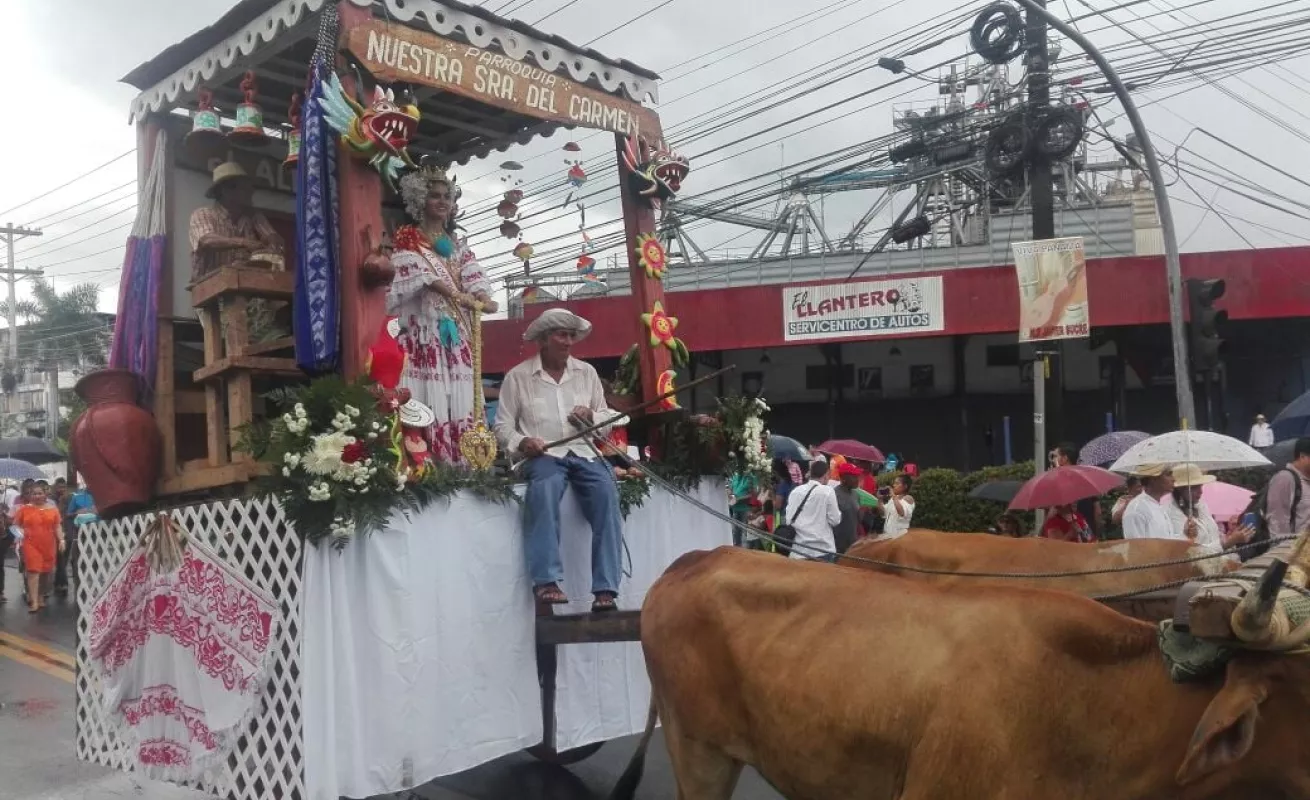 #GaleríaCri Desfile cívico-folclórico en Juan Díaz