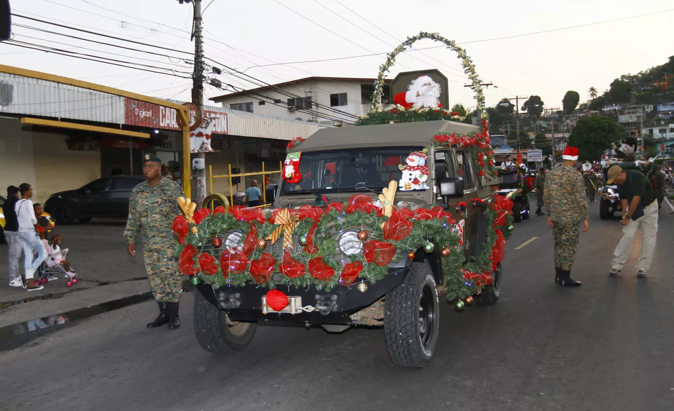 #GaleriaCri San Miguelito disfruta el desfile “Jesús es la Navidad”