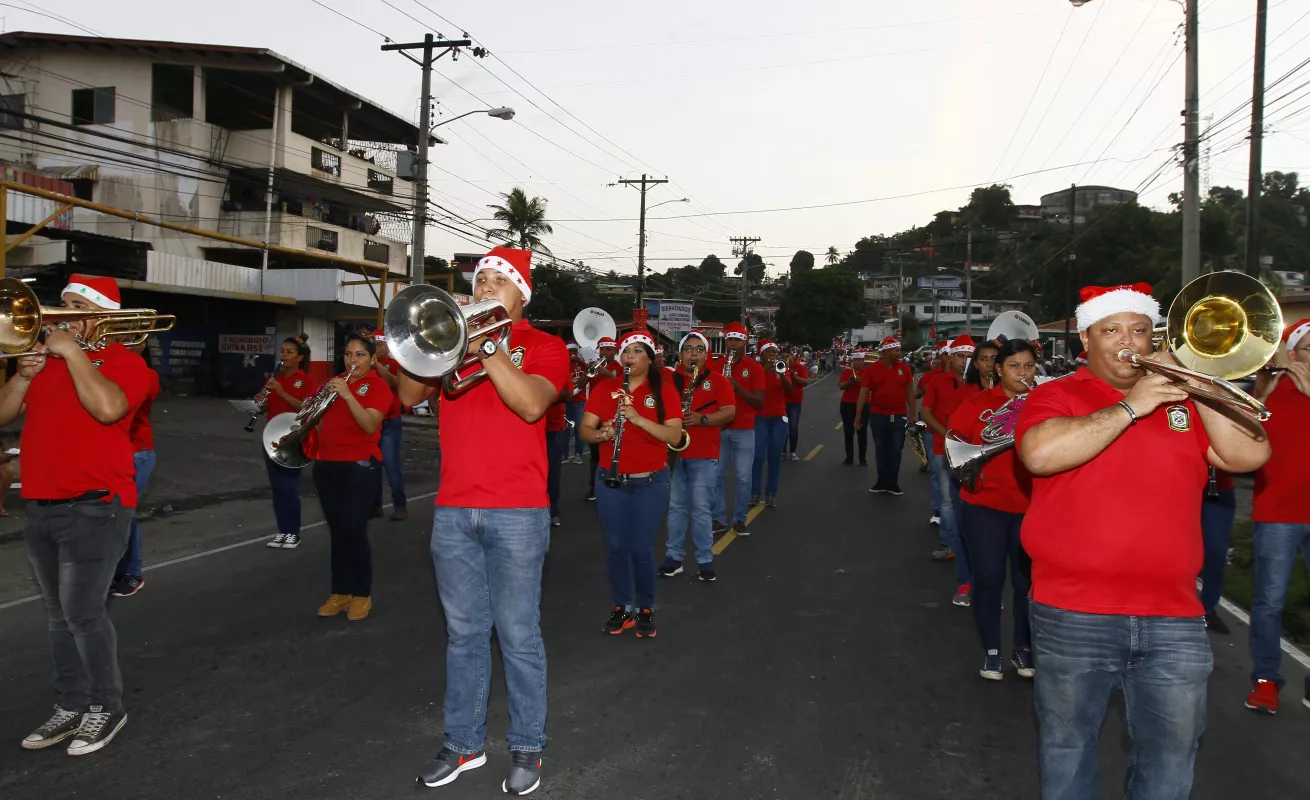 #GaleriaCri San Miguelito disfruta el desfile “Jesús es la Navidad”